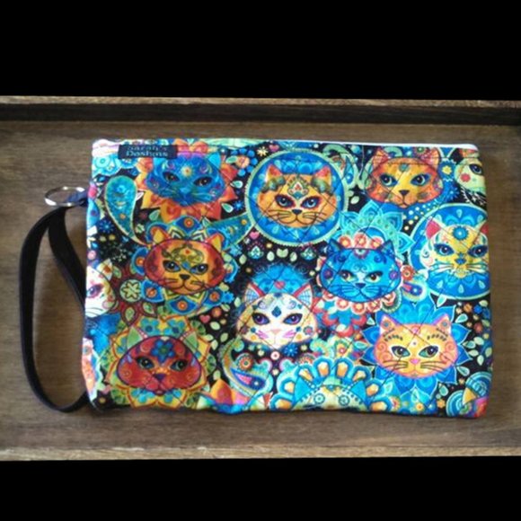 Crazy Cats wristlet is made with quilted cotton print fabric with keychain - Picture 1 of 3